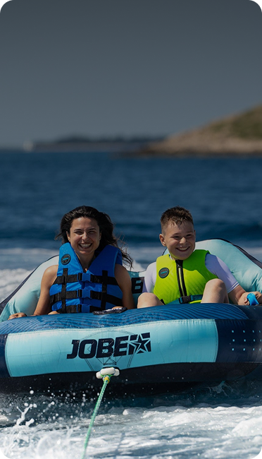 Jobe sofa-style towable water tube
